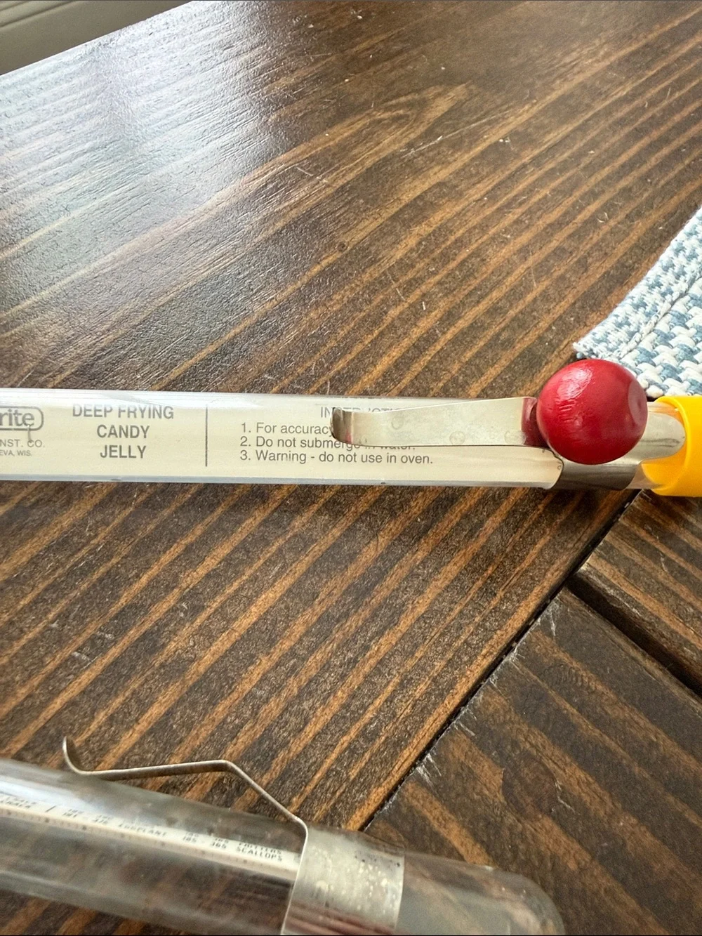 Set of 3 Clip-On Glass Kitchen Thermometer with Red Accent